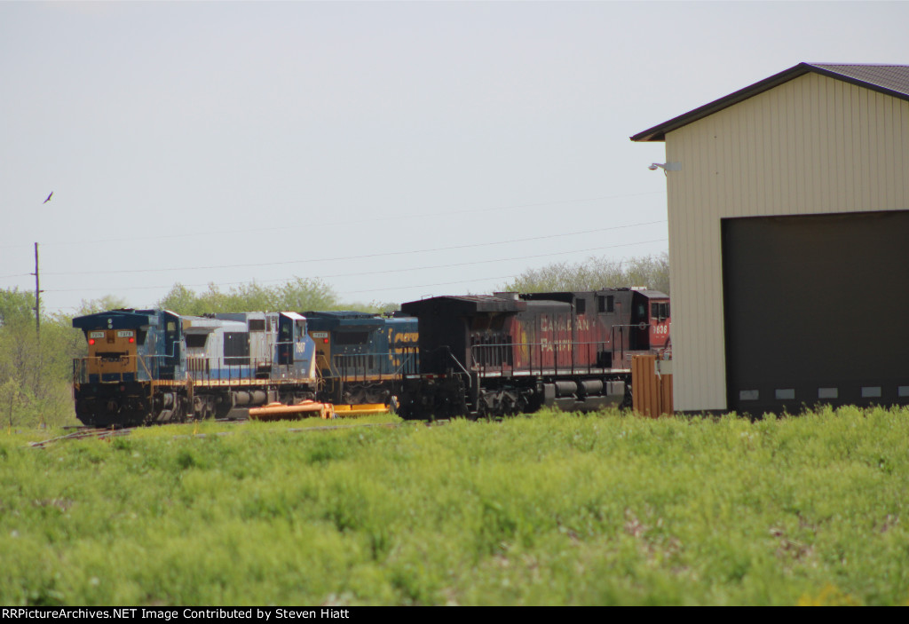 Ex-CSX Dash 8s